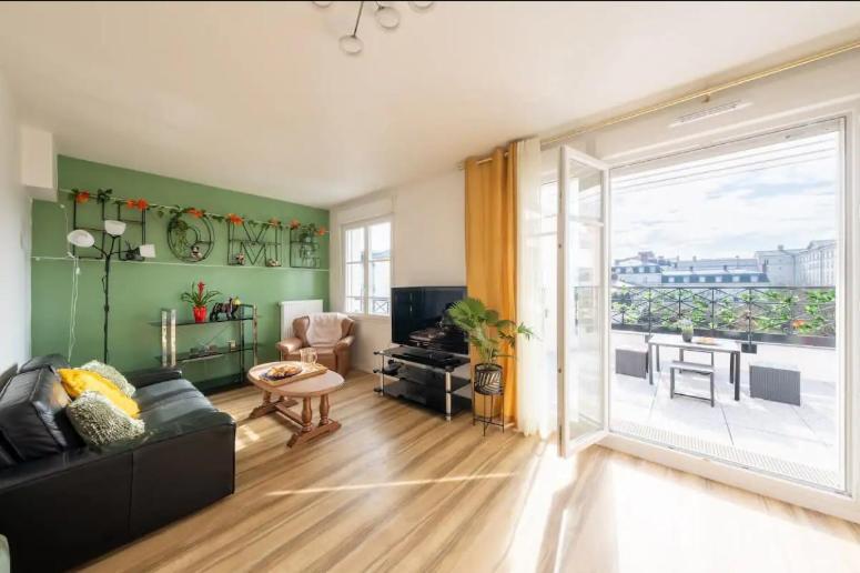 Apartment At 3 Bed Rooms- Confort 90m2 - Location *